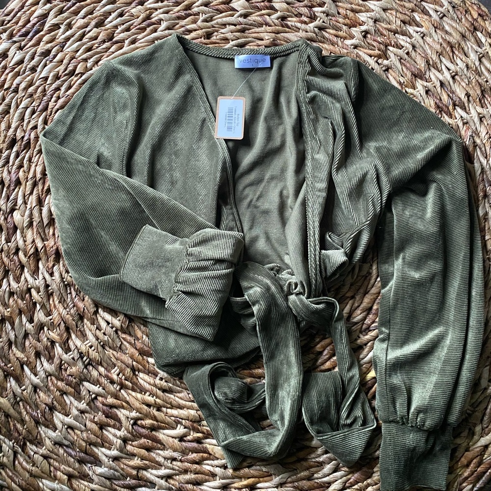 Vestique Bolton Top in Olive